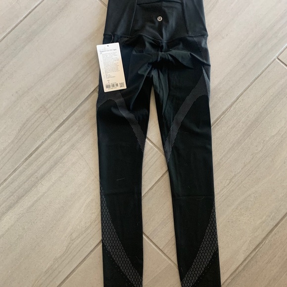 Lululemon Mapped Out High-Rise Tight 28" - Picture 5 of 5